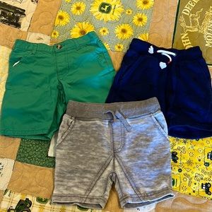 Boys Shorts (3 pairs) Size 2T and matching shirt